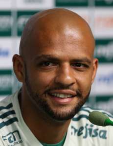 Cirurgia na mão direita faz Felipe Melo desfalcar o Palmeiras por seis semanas