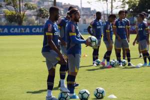 Cruzeiro se reapresenta e treina com as presenças de Sóbis e Sassá