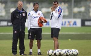 Ex-auxiliar de Mano no Corinthians, Carille exalta reencontro com amigo