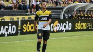Sem muitas opções, Fluminense negocia com Marlon, do Criciúma