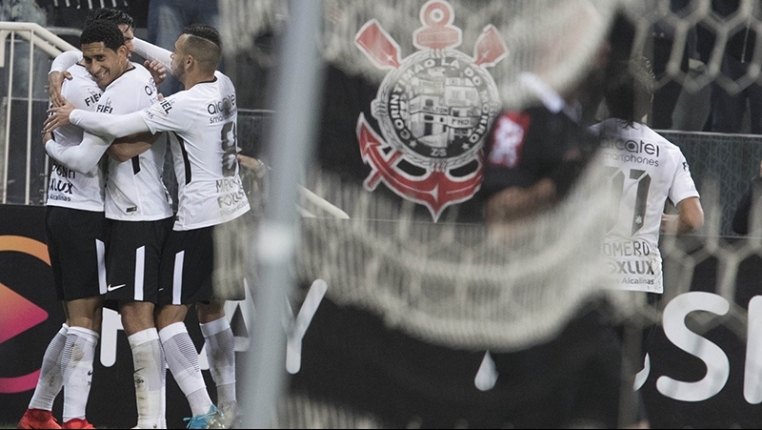 Jogadores corintianos comemoram o gol marcado pelo zagueiro paraguaio Balbuena - Daniel Augusto Jr./Ag. Corinthians