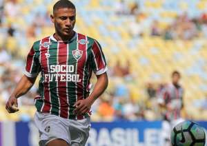 Após novela sobre transferência, Richarlison volta a ser titular no Fluminense