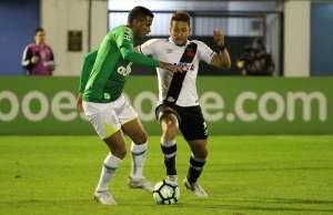 Jean celebra gol, mas lamenta derrota do Vasco e cobra rápida recuperação