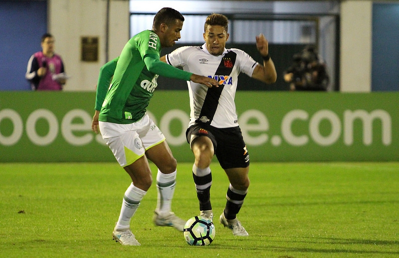 Jean celebra gol, mas lamenta derrota do Vasco e cobra rápida recuperação