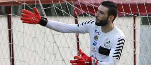 Herói no Santos, Vanderlei admite 'bom momento' e sonha com seleção