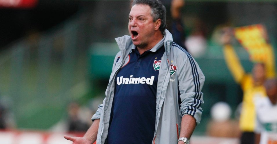 Apesar de derrota, Abel elogia Flu e retorno de Richarlison: ‘Foi excepcional’