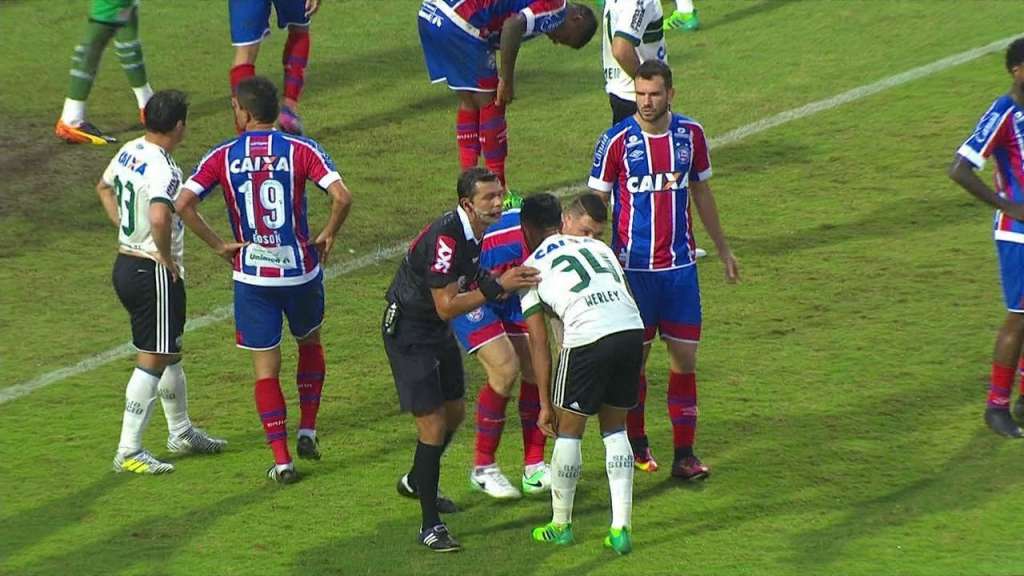 Confusão rolou solta no duelo entre Coritiba e Bahia