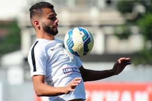 Inter de Milão oferece R$ 51 milhões para tirar volante Thiago Maia do Santos