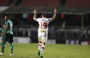 Pratto admite proposta, mas descarta sair do São Paulo