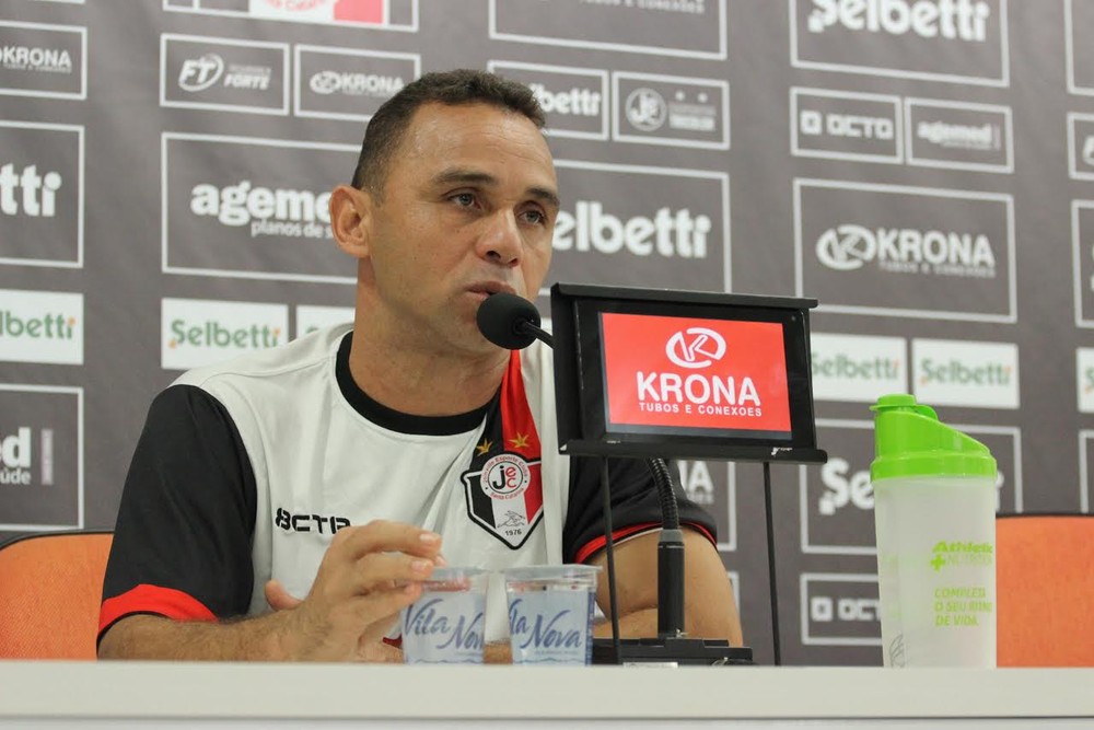 Série C: Diretoria do Joinville trabalha para fechar com zagueiro