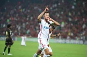 Flamengo renova contrato com Réver até o fim de 2019