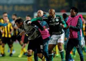 Conmebol revê pena e libera Felipe Melo para 2º jogo das oitavas da Libertadores