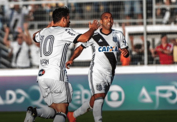 Emerson Sheik está confirmado contra o Santos