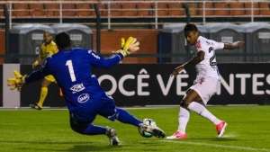 Jogadores do Santos lamentam empate em casa e postura defensiva da Ponte Preta