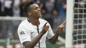 Jô elogia empate do Corinthians em Curitiba: 'O importante é pontuar'