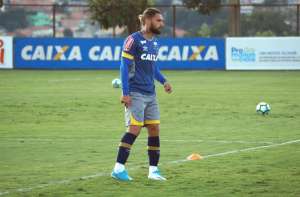 Elenco do Cruzeiro elogia momento do Grêmio, mas avisa que pode vencer em casa