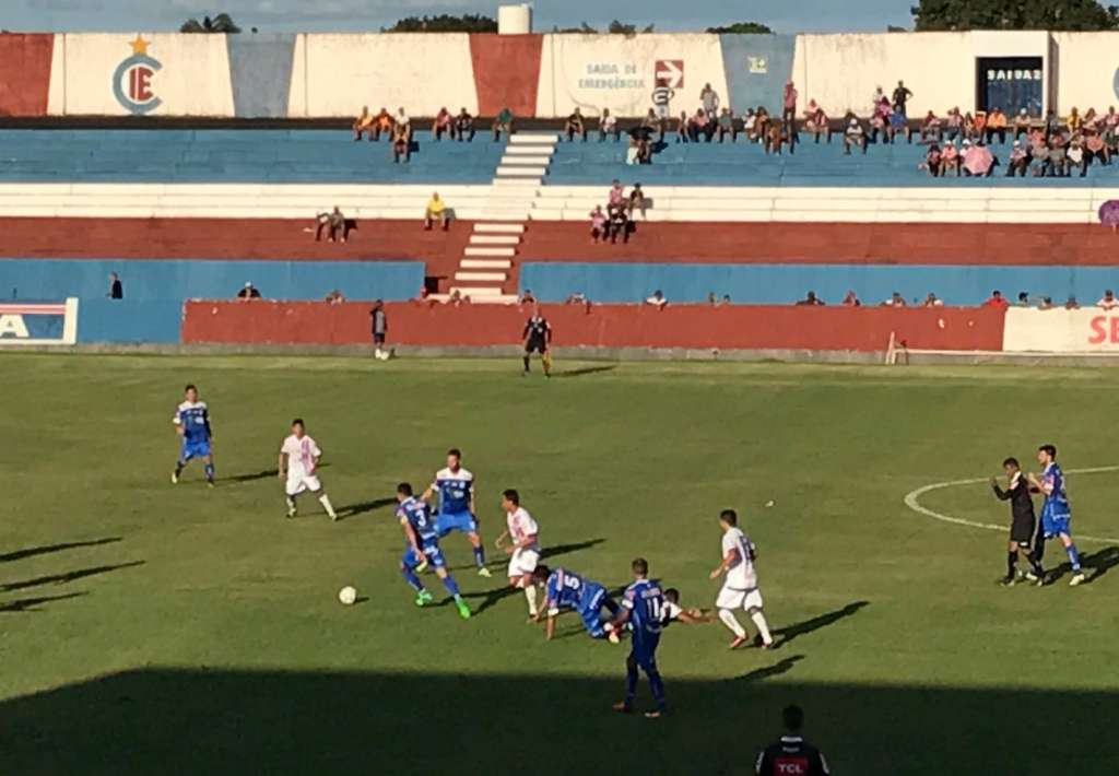 A URT passou o Itumbiara com a vitória simples no JK neste domingo