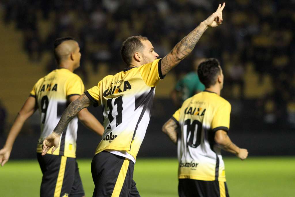 Criciúma quer se afastar da zona do rebaixamento (Foto: Caio Marcelo/www.criciuma.com.br)