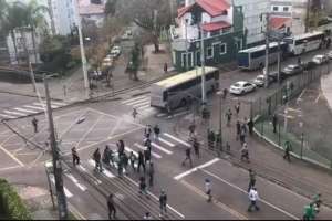 Torcedor envolvido em ataque a corintianos se apresenta à polícia