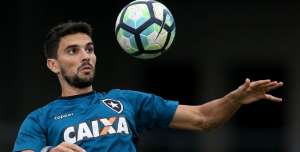 Após 1º gol no Brasileiro, Pimpão ressalta importância de bater Vasco em clássico