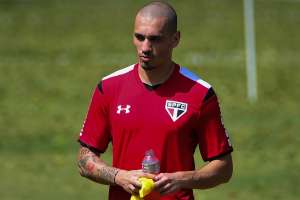 Galatasaray faz investida por Maicon e São Paulo deve aceitar proposta