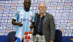 Avaí apresenta Joel, ex-atacante do Santos: 