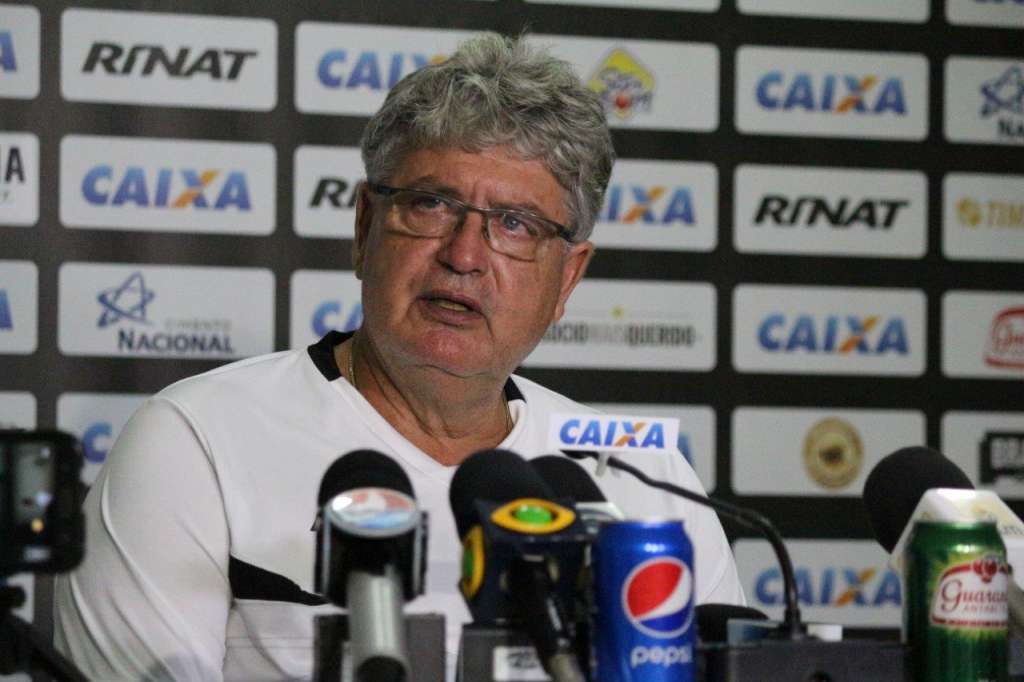 Geninho lamentou a derrota do ABC para o CRB. (Foto: Andrei Torres/ ABC FC)