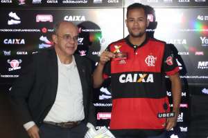 Geuvânio minimiza polêmica com Santos e celebra recepção no Flamengo
