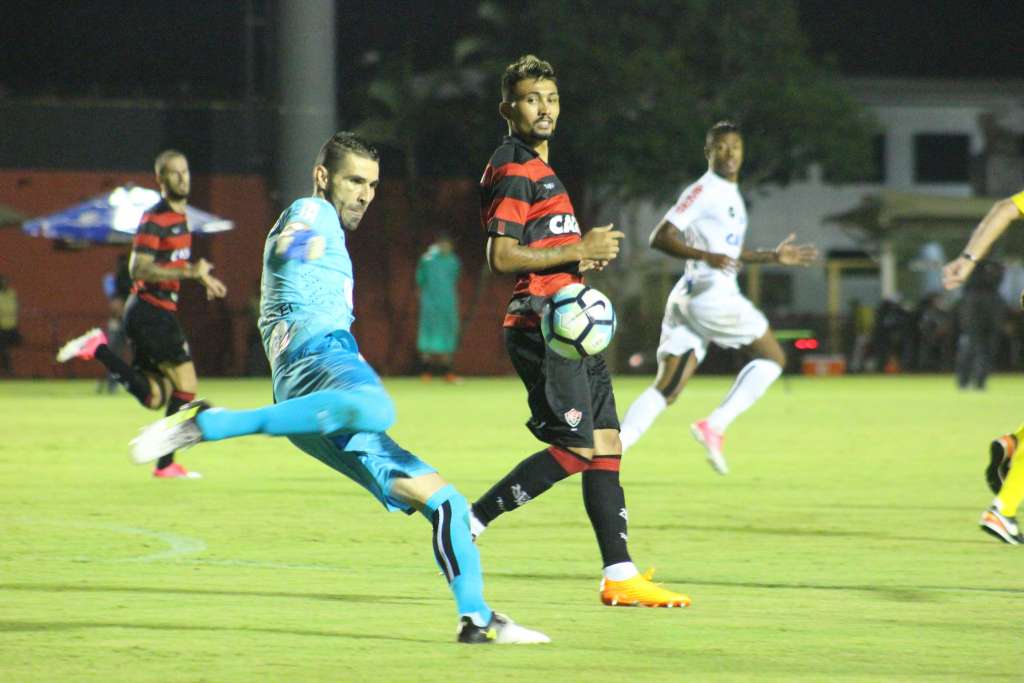 Vanderlei fez mais uma boa partida pelo Santos