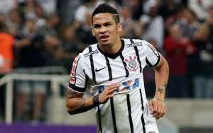Botafogo desiste de Aylon e volta a negociar com Luciano, do Corinthians