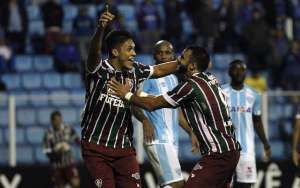 Reginaldo festeja evolução da zaga do Flu e projeta vitória contra o São Paulo