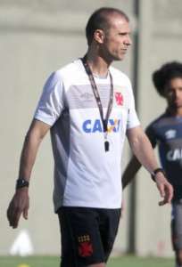 O Futebol Musculado, criação do técnico do Vasco, Milton Mendes