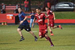 Volante Silva pede Atlético-GO mais letal para voltar a vencer no Brasileirão