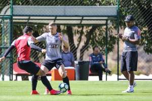 Roger poupa titulares e relaciona 5 campeões da Copa do Brasil Sub-20 no Atlético