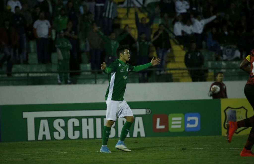 Guarani tenta se recuperar após empate em casa (Foto: Daniel Chiesa/GuaraniPress)