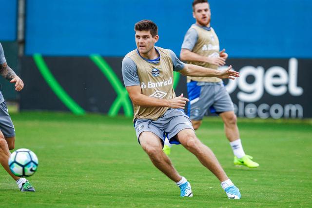 Kannemann volta a treinar e pode reforçar o Grêmio contra o Corinthians 2 0002050250081 img