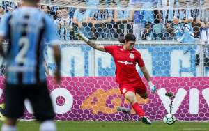 Cássio festeja 1ª vitória corintiana na Arena Grêmio e grande atuação
