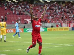 Série B: Náutico encaminha empréstimo de lateral e atacante ao Atlético-GO