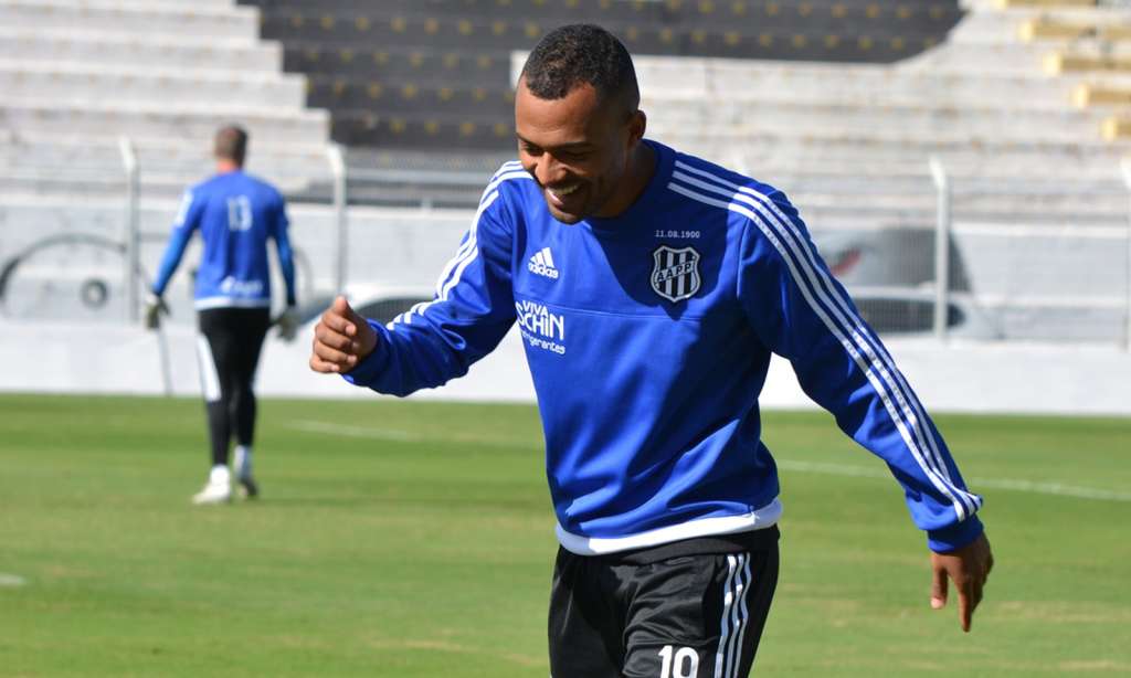 João Vitor passará por nova cirurgia e segue afastado na Ponte Preta (Foto: Raul Sauan/ PontePress)