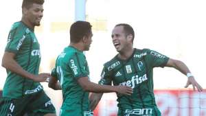 Guerra, do Palmeiras, revela conselho para Borja: 'Veja vídeos seus, não do Ronaldo'