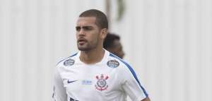 Pouco aproveitado, Clayton pode trocar o Corinthians por clube da Itália