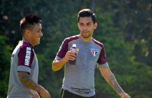 Antes de anúncio, Petros já treina no CT do São Paulo
