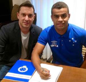 Cruzeiro anuncia renovação do contrato de Alisson até 2021