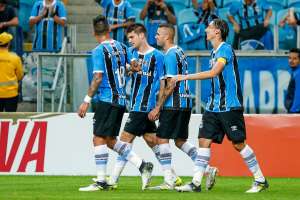 Renato Gaúcho exalta Grêmio, mas diz que vaga na semi 'não está decidida'