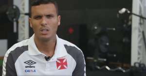 Vasco acerta retorno de lateral-esquerdo polêmico: 