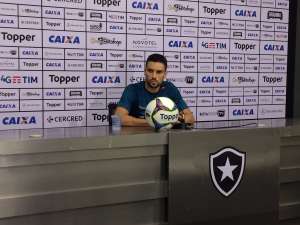 Pimpão vê semelhanças entre times e pede cuidado ao Botafogo contra o Corinthians