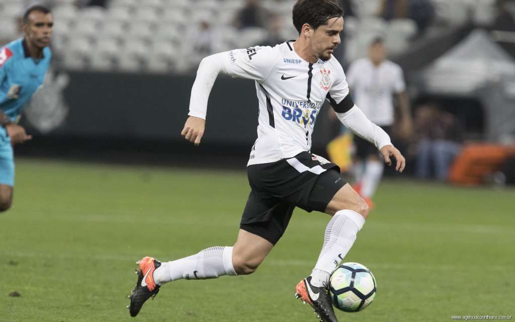 Fagner pediu maturidade ao Corinthians