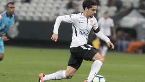 No Corinthians, Fagner vê Guilherme Arana pronto para jogar na Europa