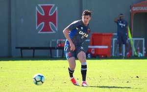 Vasco encerra novela e anuncia a contratação do volante Bruno Paulista
