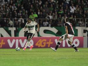 Anderson volta aos gramados, ajuda o Coritiba em empate e prevê crescimento do time